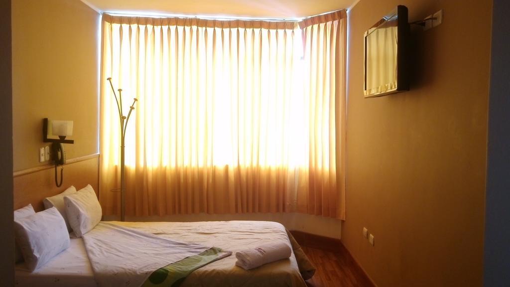 Hospedaje Oasis Chiclayo Bilik gambar
